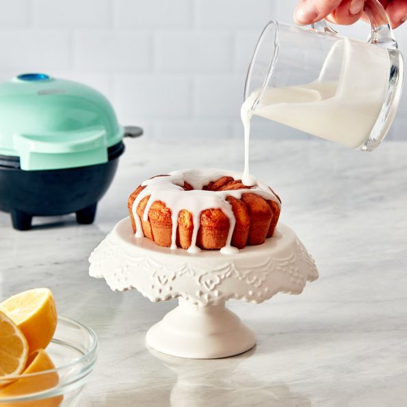 mini bundt makes dash.jpg1.jpg1